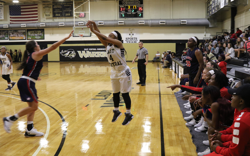 Lady Warriors Remain Undefeated With Win Over Coahoma