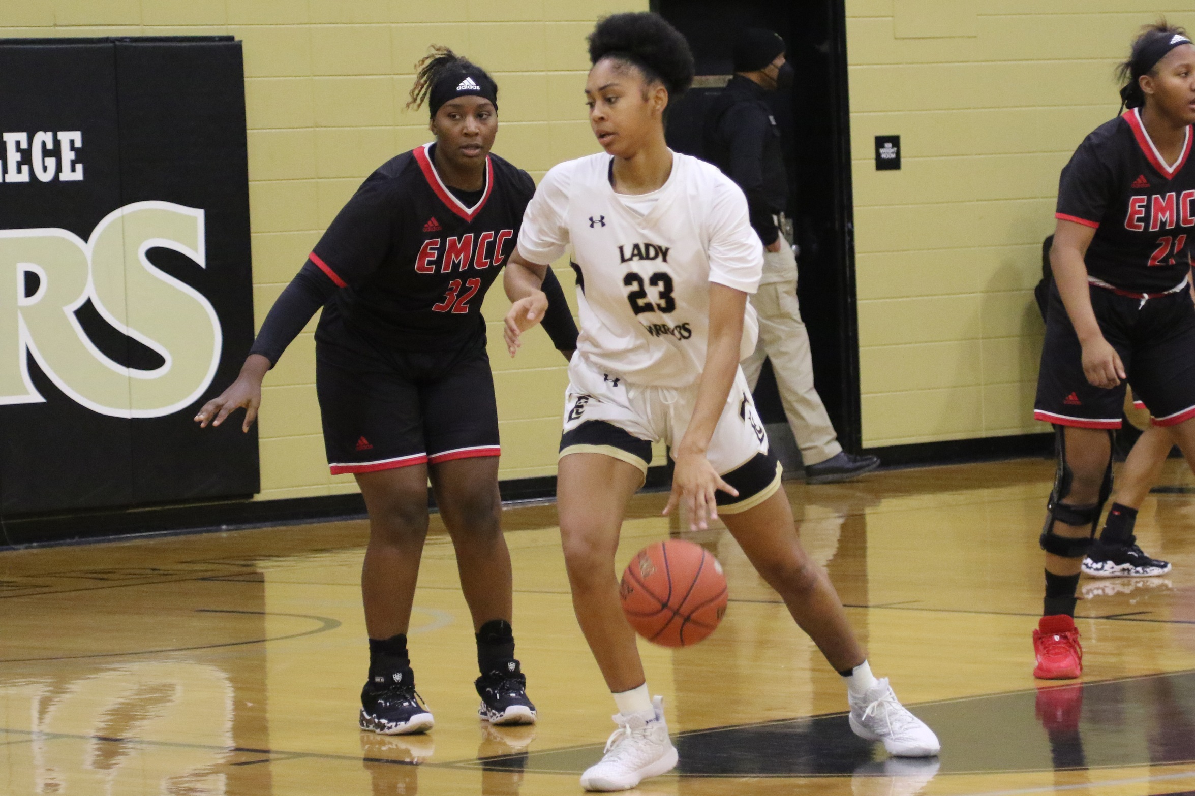 Lady Warriors Fall to BRCC